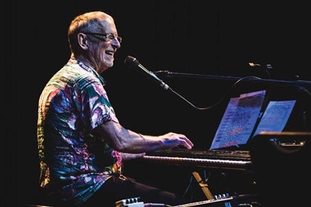 Premio a la Trayectoria al músico uruguayo Hugo Fattoruso